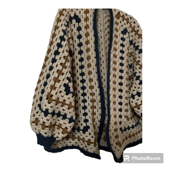 crochet chunky cardigan. - Picture 2 of 3